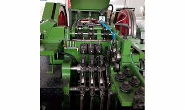 Kör Perçin Soğuk Başlama Makinesi, Perçin Yapma Makinesi, Üç Kalıplı Altı Darbeli Tip